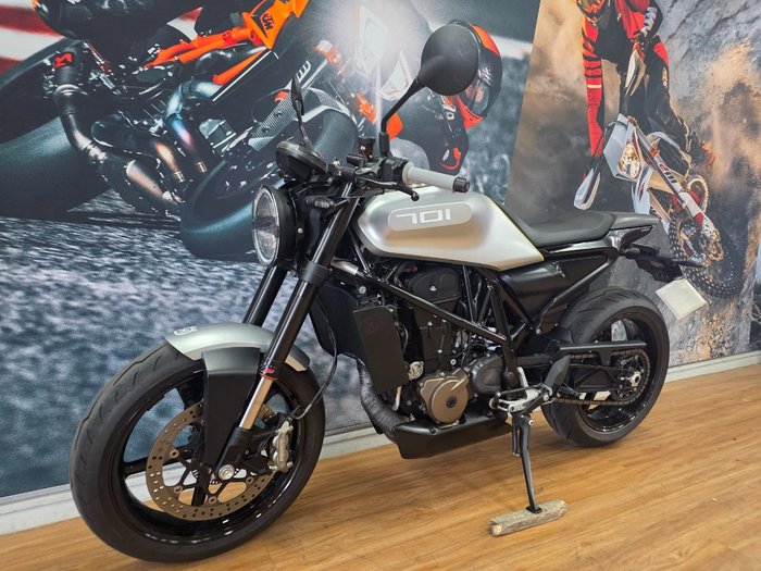 2019 HUSQVARNA VITPILEN 701 WHITE ARROW