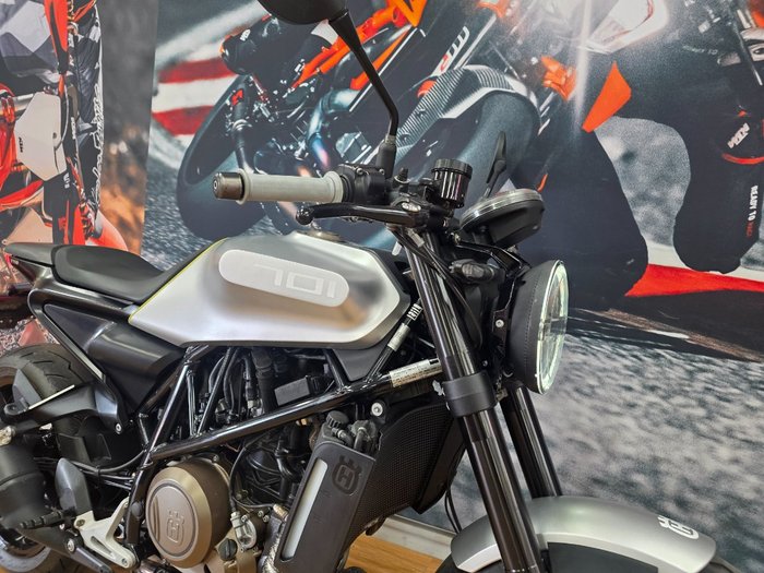 2019 HUSQVARNA VITPILEN 701 WHITE ARROW