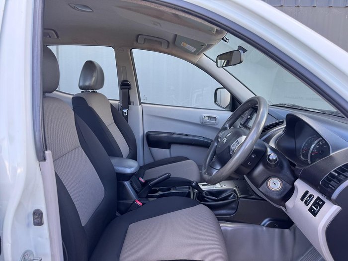 2014 Mitsubishi Triton GLX