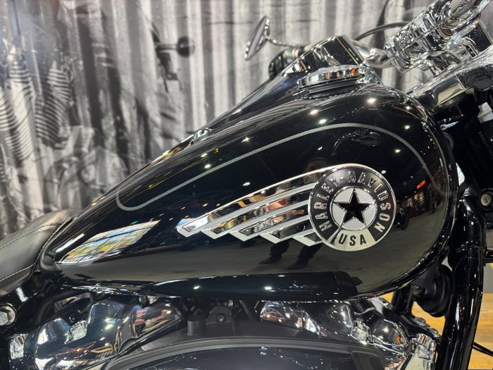 2025 Harley-davidson FLFB FAT BOY (117) Vivid Black