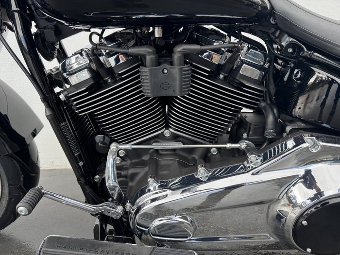 2025 Harley-davidson FLFB FAT BOY (117) Vivid Black