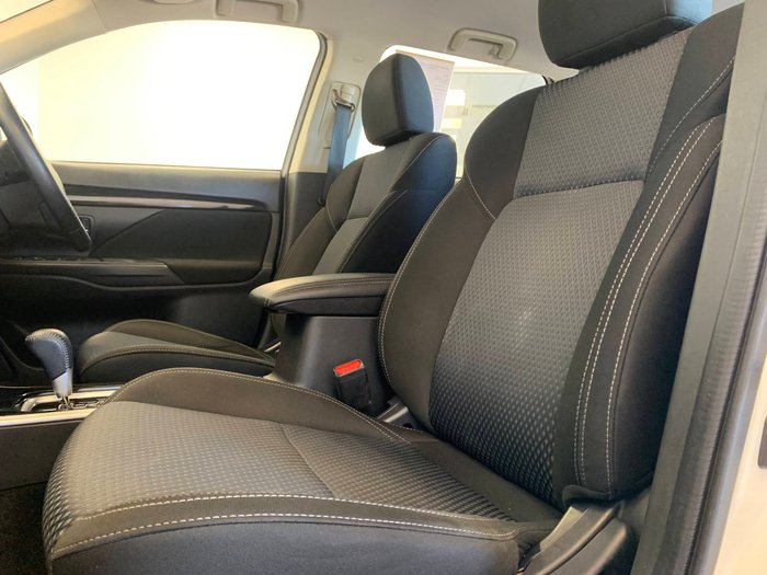 2021 MITSUBISHI OUTLANDER ES 7 SEAT AWD