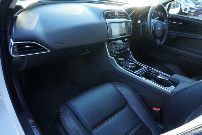 2016 Jaguar XE 20t Prestige