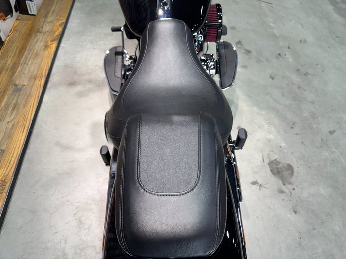 2025 Harley-davidson FLFB FAT BOY (117) Vivid Black