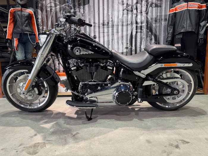 2025 Harley-davidson FLFB FAT BOY (117) Vivid Black