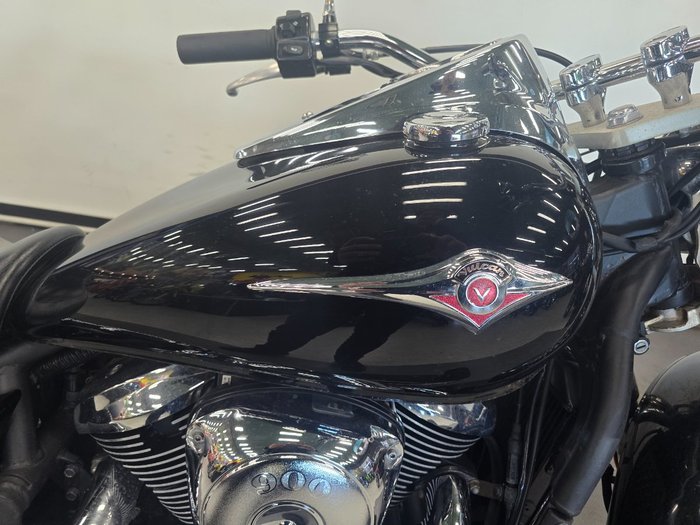 2010 Kawasaki VULCAN 900 (VN900) CLASSIC Black