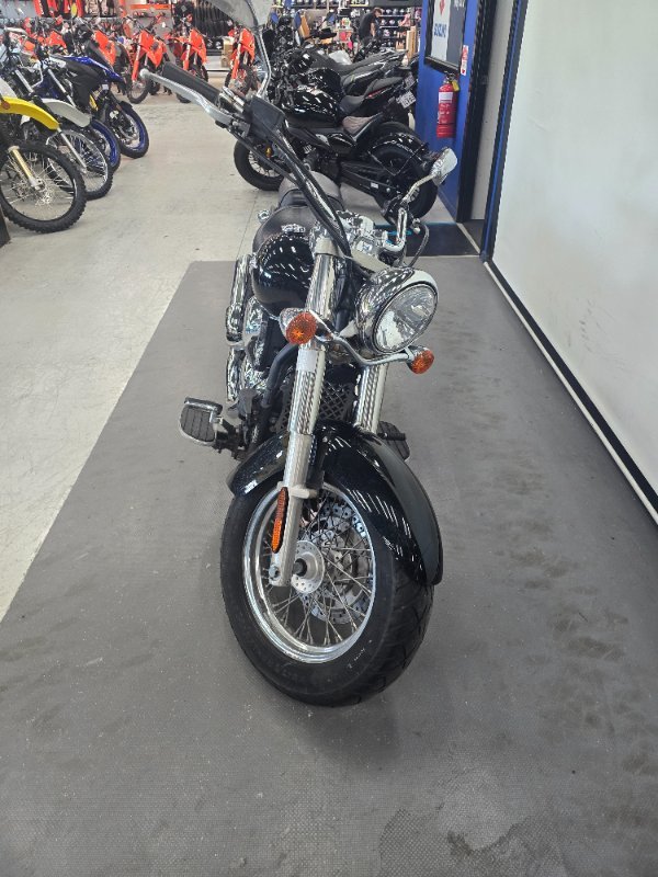 2010 Kawasaki VULCAN 900 (VN900) CLASSIC Black