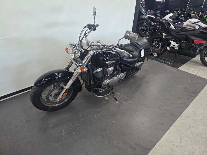 2010 Kawasaki VULCAN 900 (VN900) CLASSIC Black