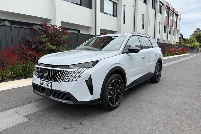 2025 Peugeot 5008 Allure Hybrid