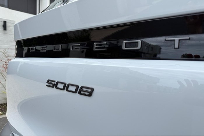 2025 Peugeot 5008 Allure Hybrid