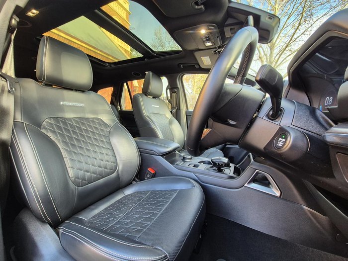 2024 Ford Everest Platinum