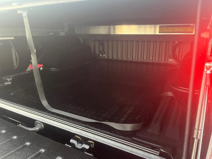 2020 Nissan Navara ST-X
