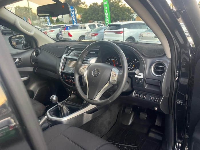2020 Nissan Navara ST-X