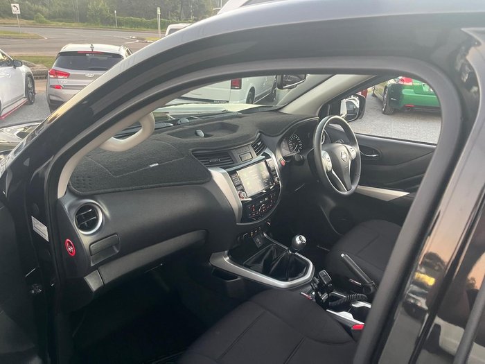 2020 Nissan Navara ST-X