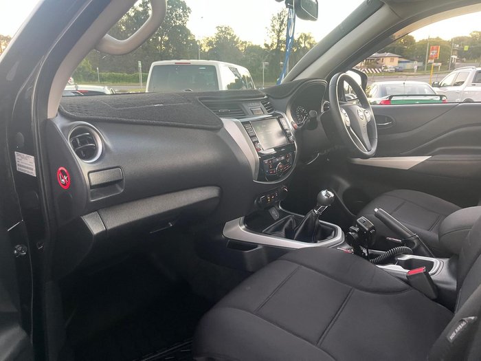 2020 Nissan Navara ST-X