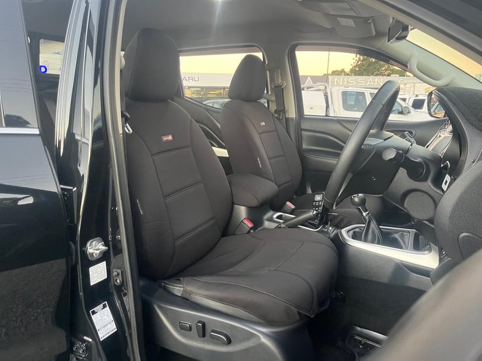2020 Nissan Navara ST-X