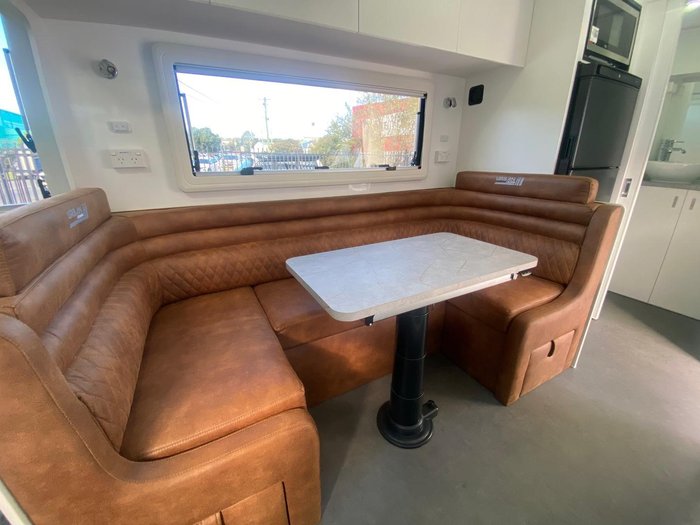 2025 Urban Caravans X-Terrian Club Lounge