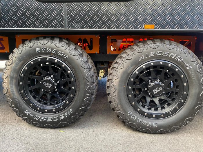 2025 Urban Caravans X-Terrian Club Lounge