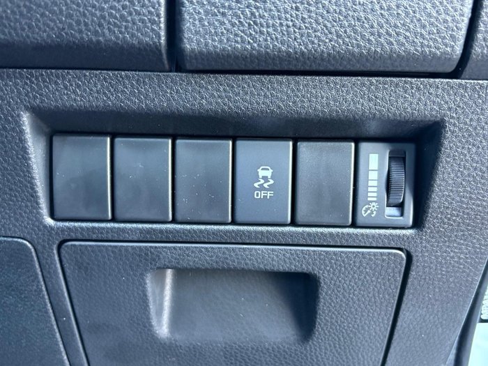 2025 Isuzu D-MAX SX