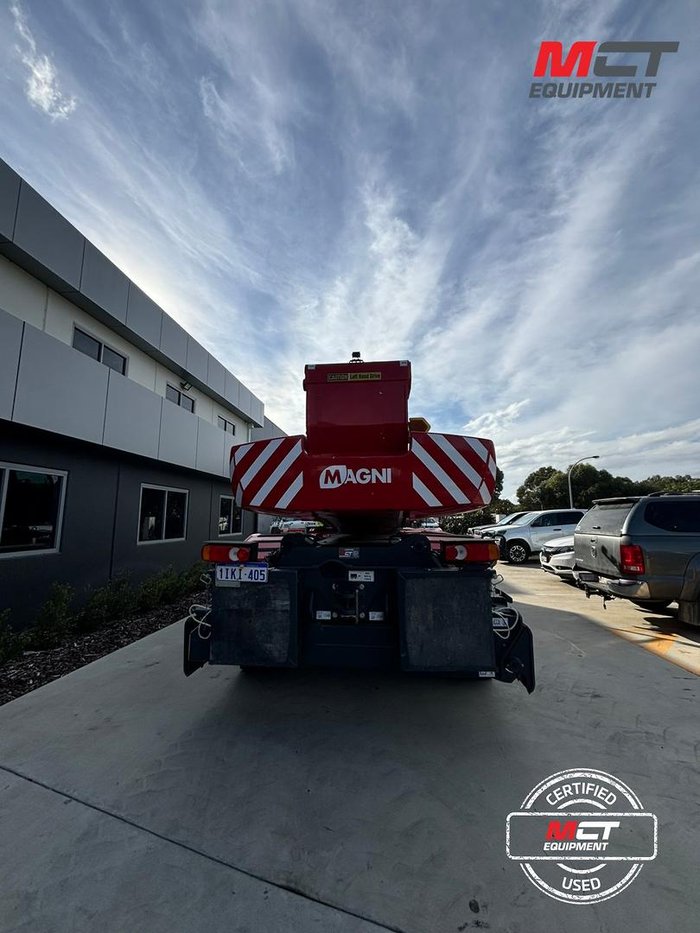 2023 Magni Rth 8.27 Red