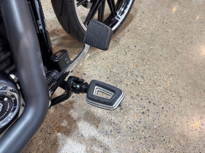 2022 Harley-davidson FXBRS BREAKOUT (114) MINERAL GREEN DENIM