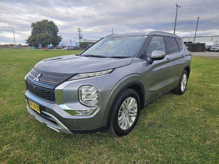 2023 Mitsubishi Outlander LS