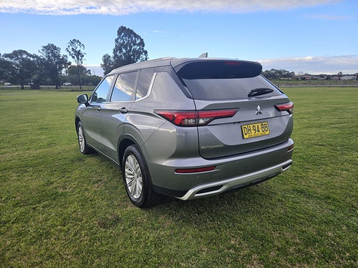 2023 Mitsubishi Outlander LS