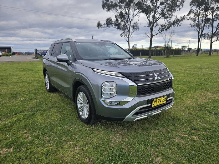 2023 Mitsubishi Outlander LS