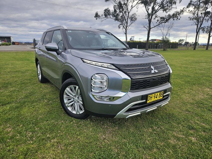 2023 Mitsubishi Outlander LS