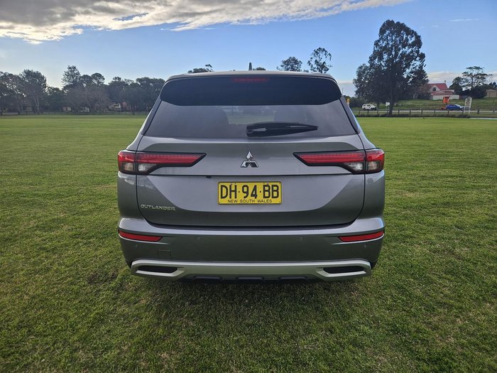 2023 Mitsubishi Outlander LS