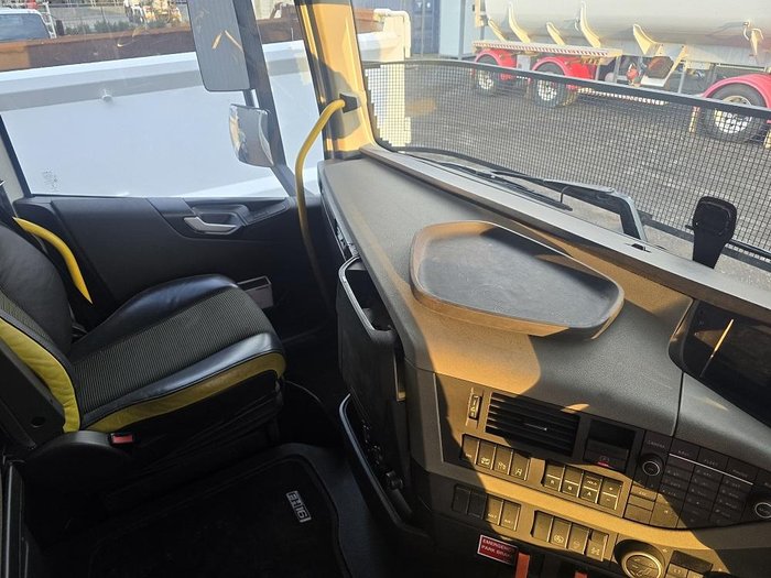 2018 Volvo Fh16 White