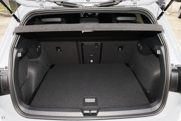2025 Volkswagen Golf 110TSI R-Line