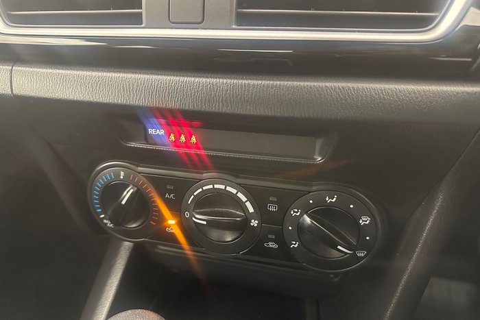 2015 Mazda 3 Neo