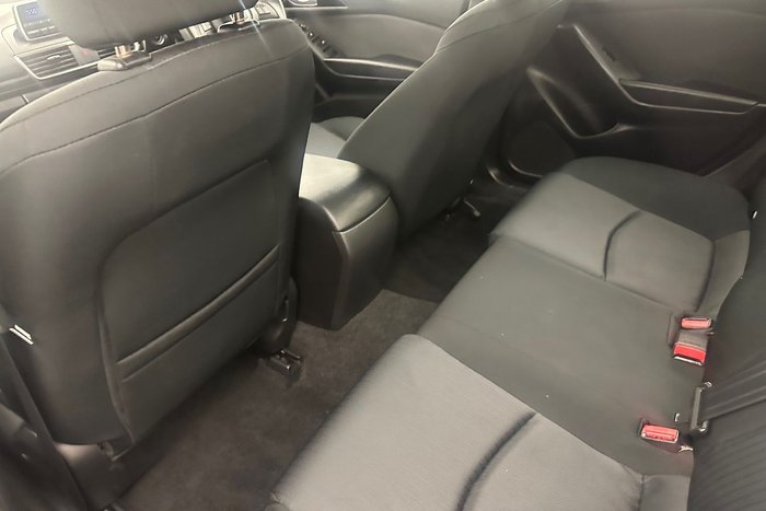 2015 Mazda 3 Neo