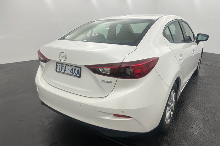 2015 Mazda 3 Neo