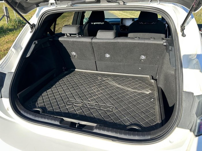 2019 Toyota Corolla SX Hybrid ZWE211R Crystal Pearl