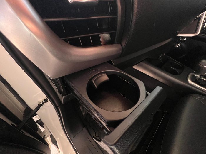 2020 Toyota Hilux SR5