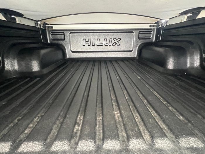 2020 Toyota Hilux SR5