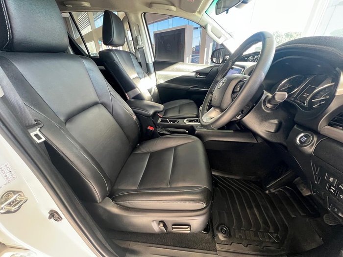 2020 Toyota Hilux SR5