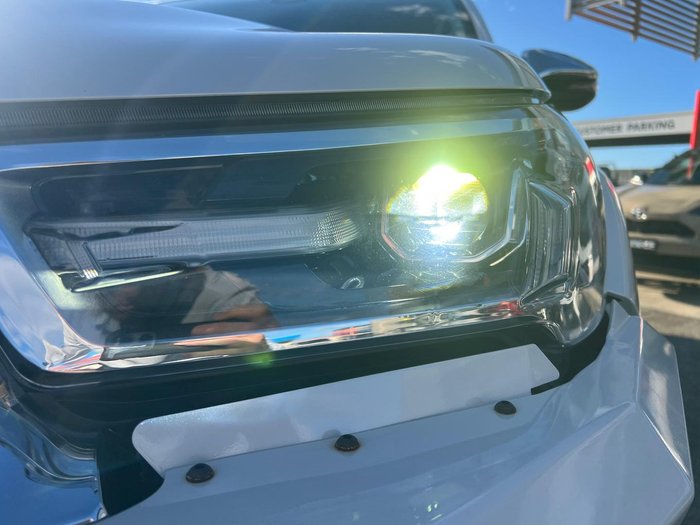 2020 Toyota Hilux SR5