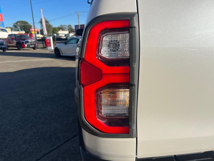 2020 Toyota Hilux SR5