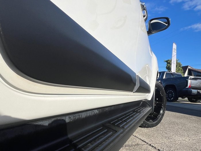 2020 Toyota Hilux SR5
