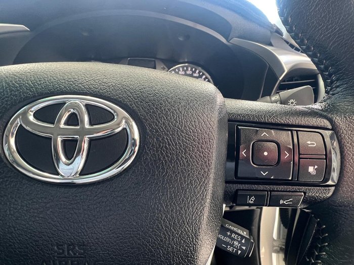2020 Toyota Hilux SR5