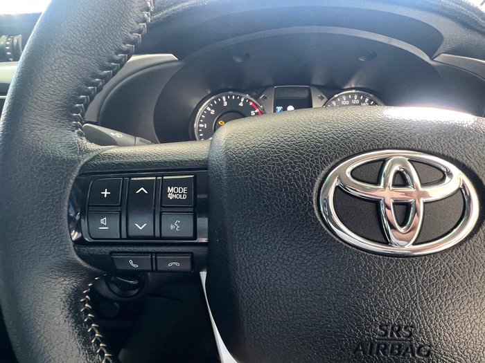 2020 Toyota Hilux SR5