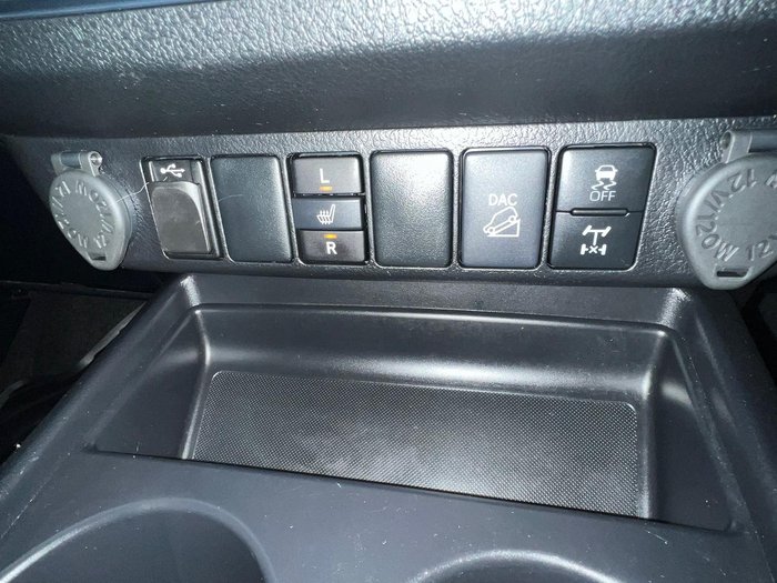 2020 Toyota Hilux SR5