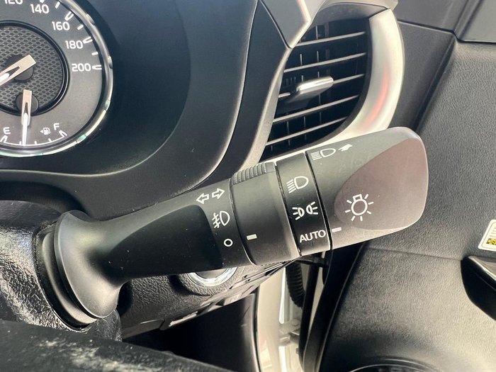 2020 Toyota Hilux SR5