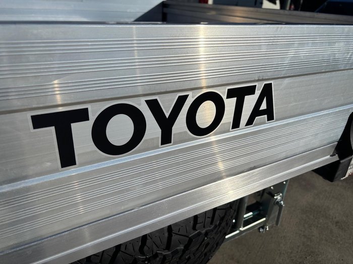 2025 Toyota Landcruiser GXL