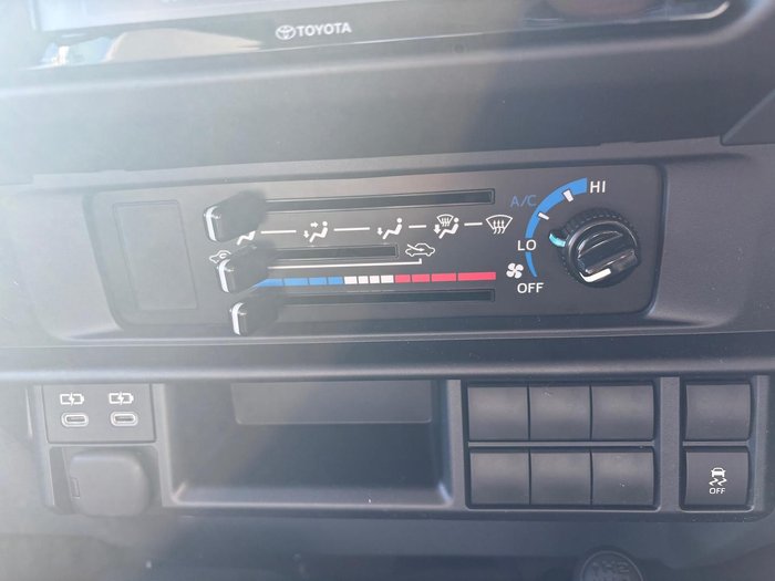 2025 Toyota Landcruiser GXL