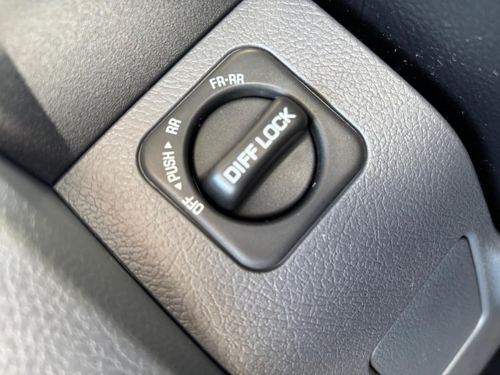 2025 Toyota Landcruiser GXL