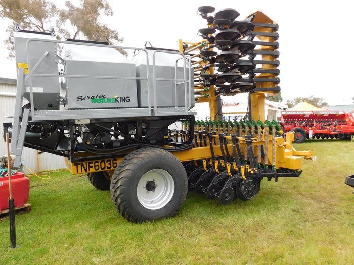 0 SERAFIN PASTURE KING 6M DOUBLE DISC SEEDER NEW YELLOW